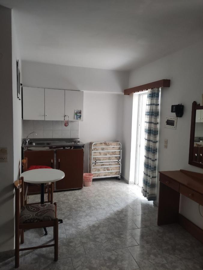 Roses Studios Karpathos Extérieur photo