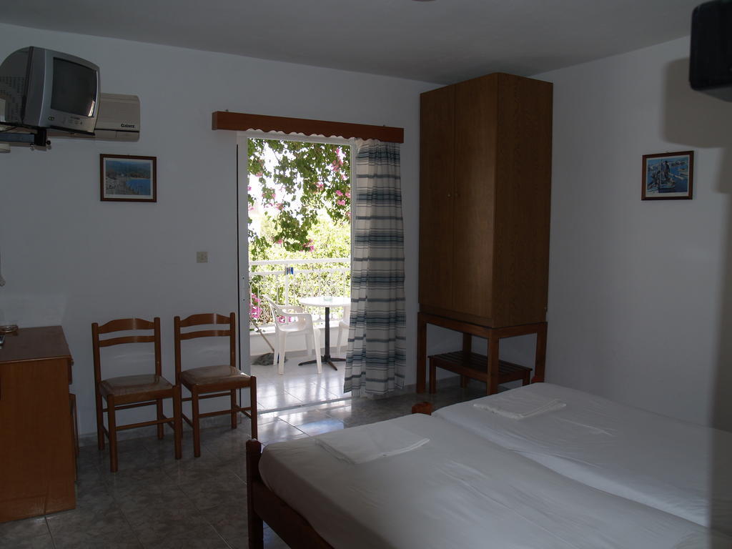 Roses Studios Karpathos Chambre photo
